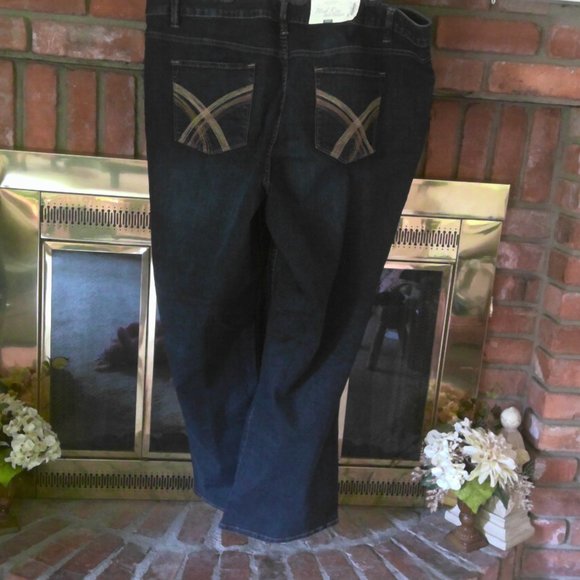 Plus Size Petite Jeans - Picture 7 of 9